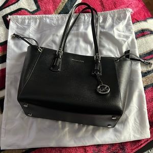 Large tote